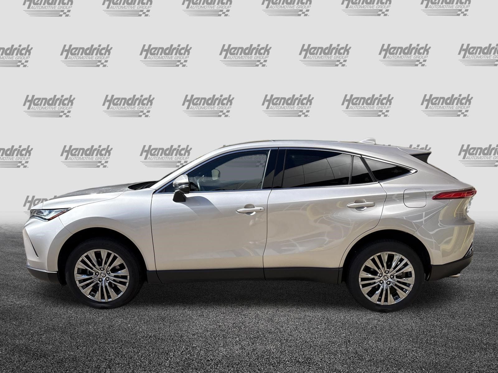 Used 2024 Toyota Venza Limited AWD/4WD image 7