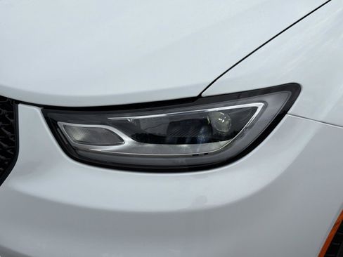 New 2026 Chrysler Pacifica Select image 10