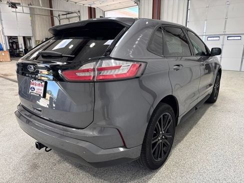 Used 2024 Ford Edge ST-Line w/ Class II Trailer Tow Package AWD/4WD image 9
