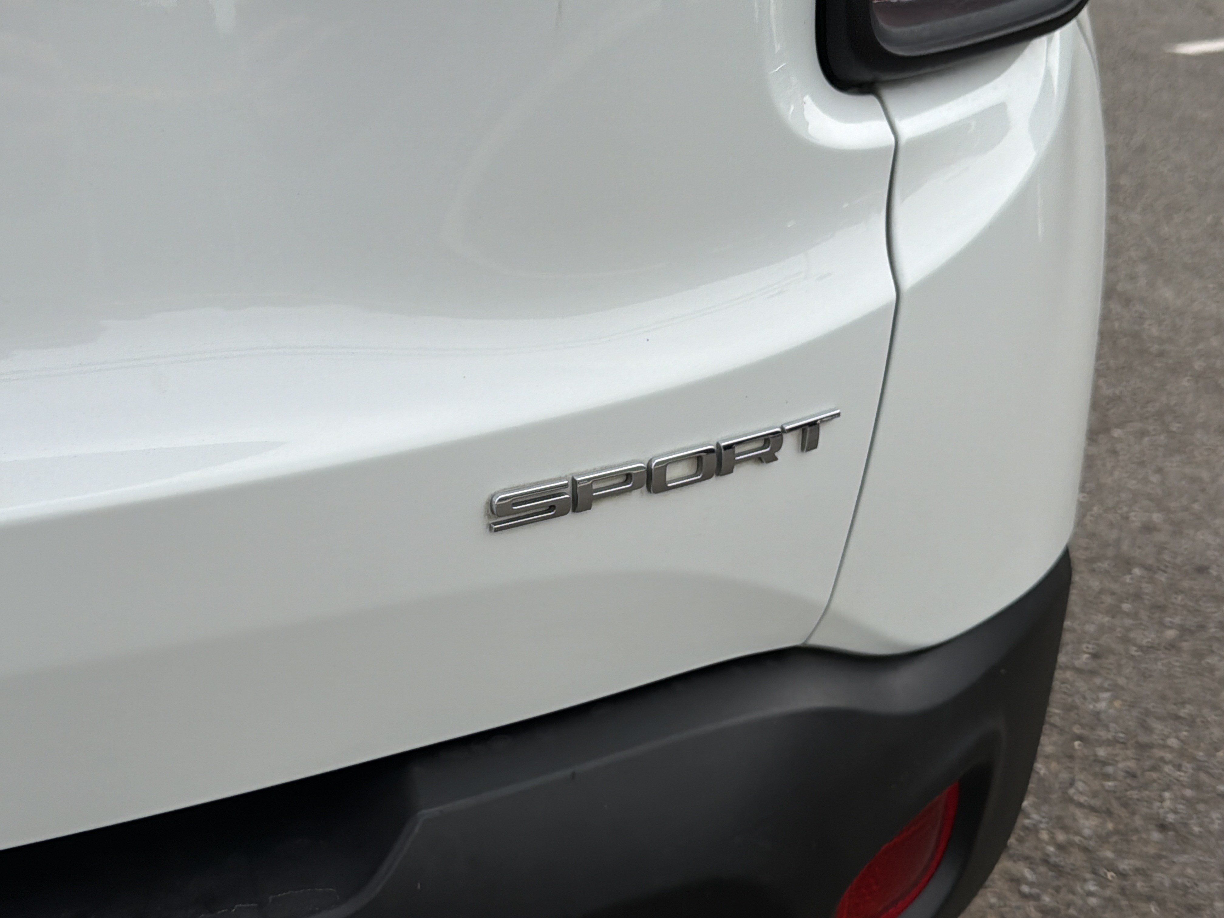 Used 2020 Jeep Renegade Sport w/ Sport Appearance Group FWD image 5