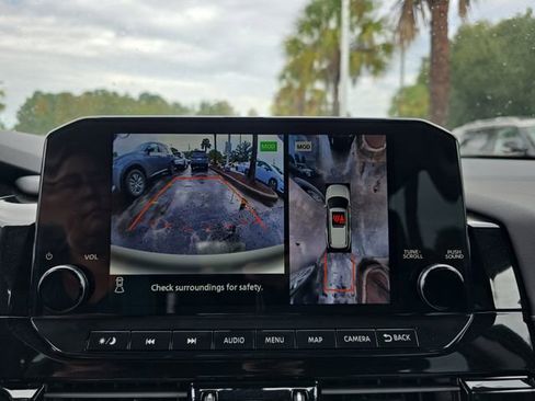 New 2025 Nissan Pathfinder SL image 16