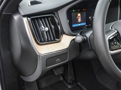 New 2026 Volvo XC60 B5 Core w/ Climate Package image 32