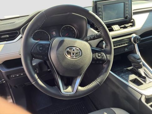 Used 2019 Toyota RAV4 XLE w/ Convenience Package image 6