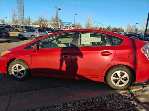Used 2014 Toyota Prius Two image 12