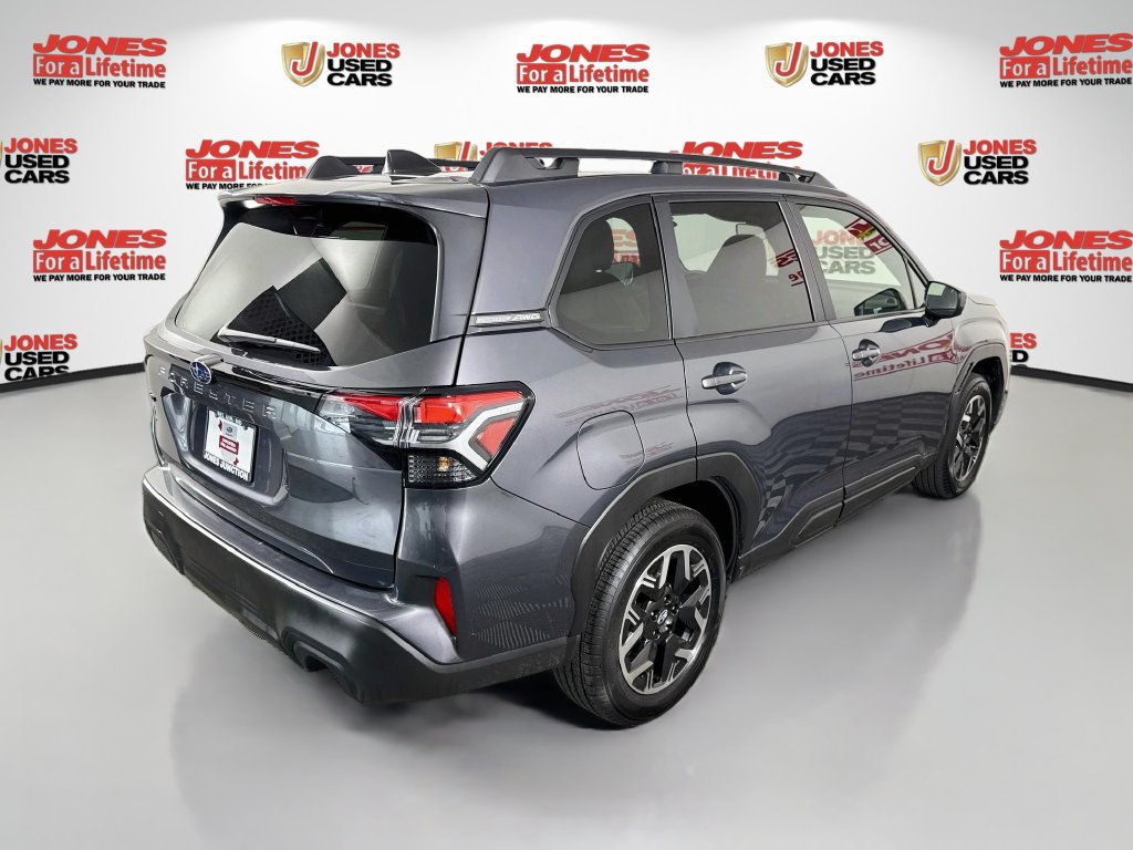 Used 2025 Subaru Forester Premium AWD/4WD image 17