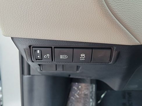 Used 2026 Toyota Corolla Cross L FWD image 23