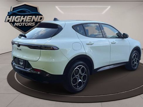 Used 2025 Alfa Romeo Tonale AWD/4WD image 6
