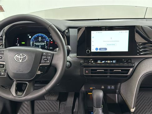 Used 2026 Toyota Camry LE w/ Convenience Package image 9