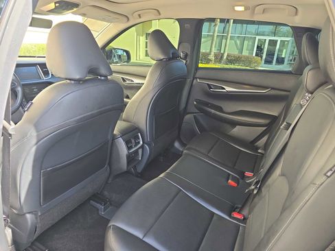 Certified 2024 INFINITI QX50 Luxe w/ Accent Package image 11