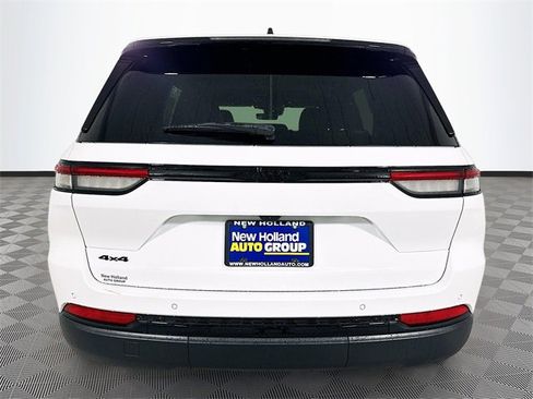 New 2025 Jeep Grand Cherokee Altitude image 5