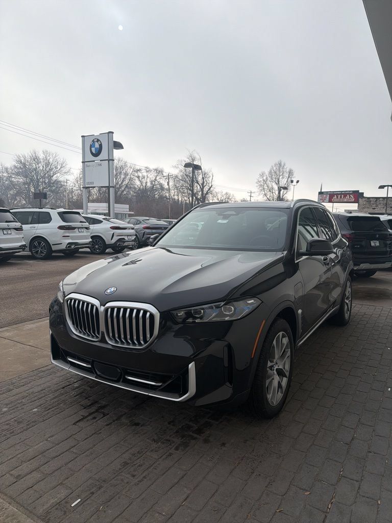 New 2026 BMW X5 xDrive50e AWD/4WD image 3