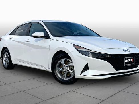 Used 2021 Hyundai Elantra SE FWD image 3