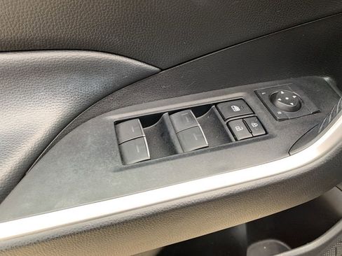 Used 2022 Toyota RAV4 XLE image 12