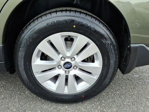 Used 2019 Subaru Outback 2.5i Premium AWD/4WD image 16