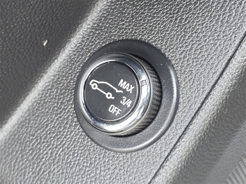 Certified 2023 Chevrolet Traverse LT image 22