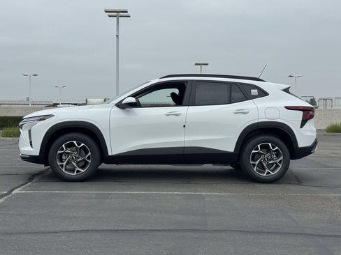 New 2026 Chevrolet Trax LT w/ Driver Confidence Package image 4