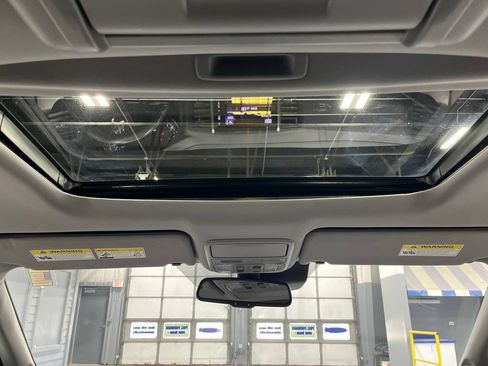 Used 2017 Honda Pilot Touring image 32