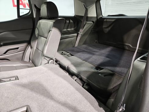 Used 2023 GMC Acadia SLT image 38