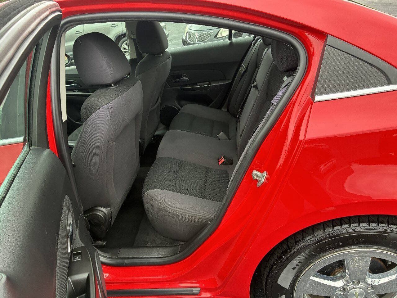 Used 2014 Chevrolet Cruze LT FWD image 19
