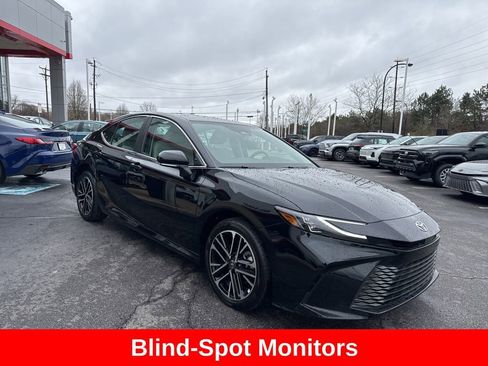 Used 2026 Toyota Camry XLE AWD/4WD image 9