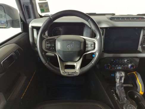 Used 2021 Ford Bronco Badlands image 11