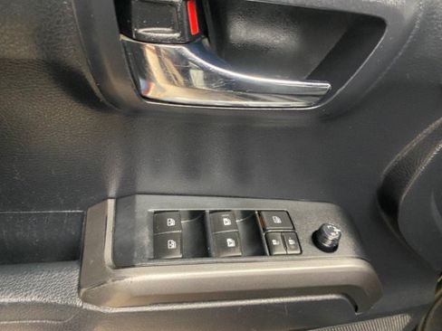 Used 2019 Toyota Tacoma TRD Sport w/ Technology Package RWD image 19