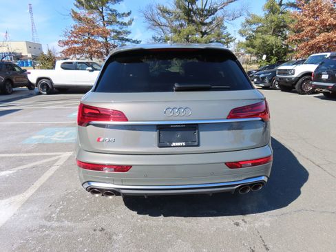 Used 2023 Audi SQ5 Premium w/ Convenience Package image 6
