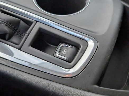 Certified 2021 Chevrolet Equinox Premier image 22