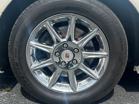 Used 2011 Cadillac DTS Luxury FWD image 2