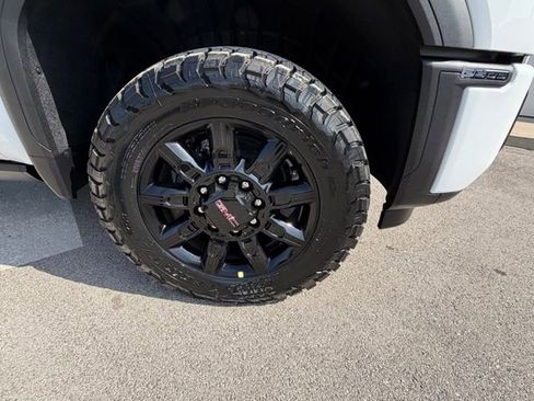 New 2026 GMC Sierra 2500 AT4 w/ AT4 Premium Plus Package AWD/4WD image 3