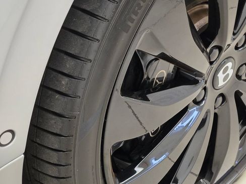 Used 2021 Bentley Flying Spur V8 AWD/4WD image 14