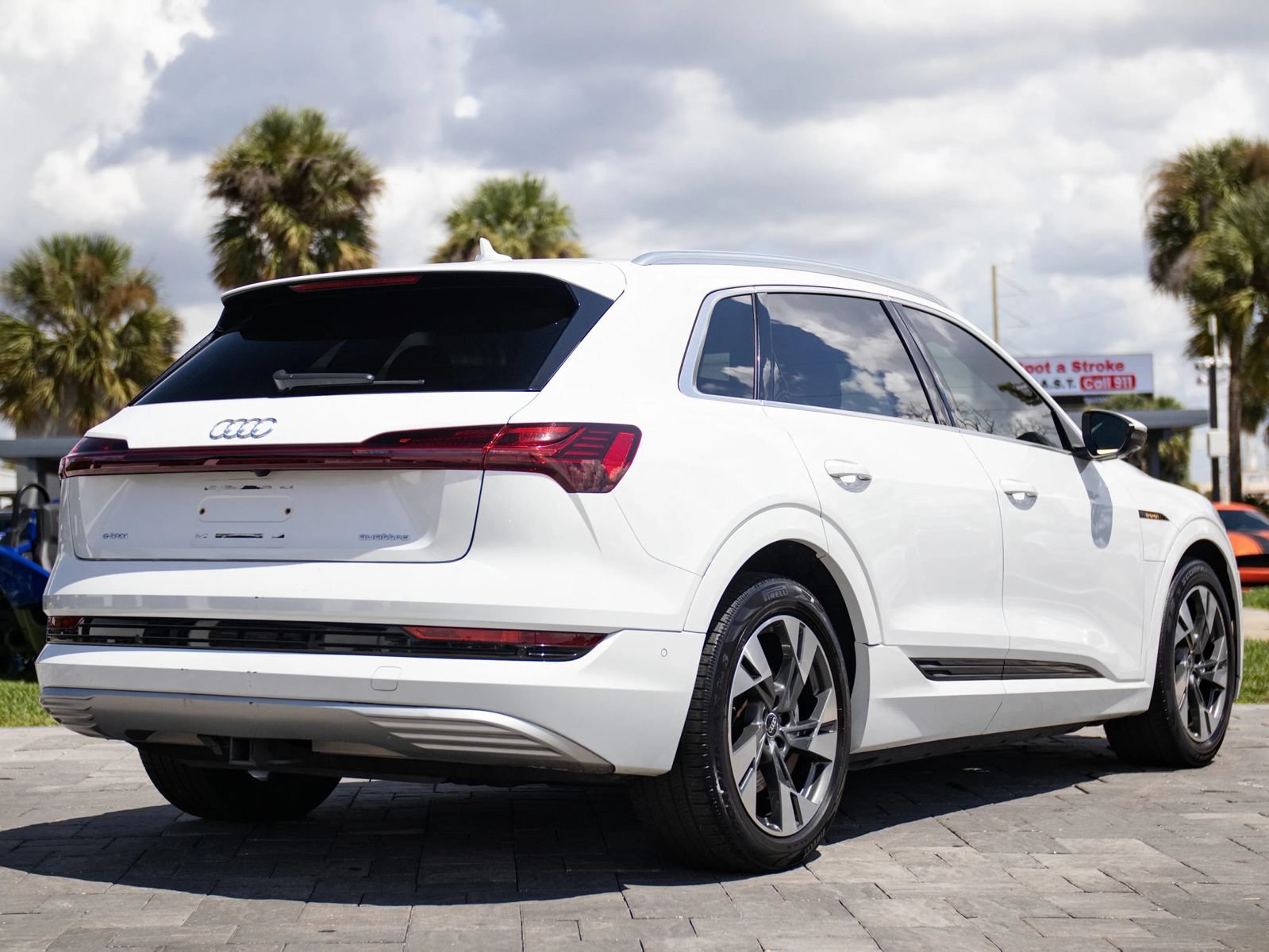 Used 2021 Audi e-tron Premium Plus w/ Premium Plus Package AWD/4WD image 14
