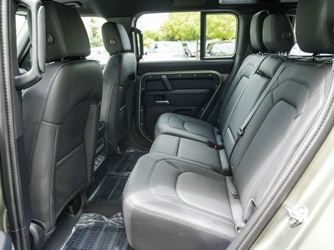 Used 2025 Land Rover Defender 110 S AWD/4WD image 18