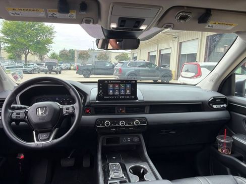 Used 2024 Honda Pilot Elite image 13