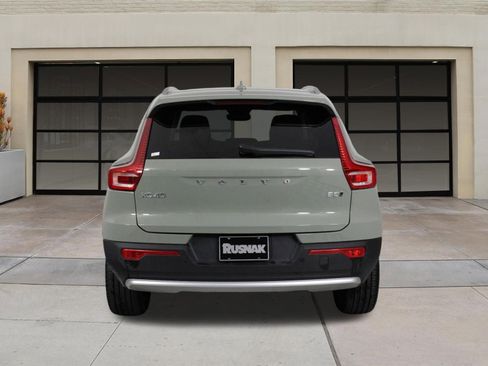 Certified 2025 Volvo XC40 B5 Core image 5