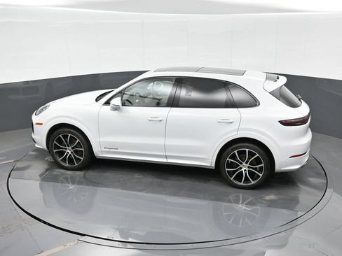 Certified 2023 Porsche Cayenne AWD/4WD image 27