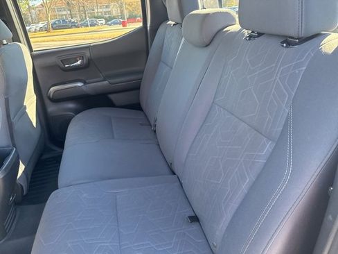 Used 2019 Toyota Tacoma TRD Off-Road image 16