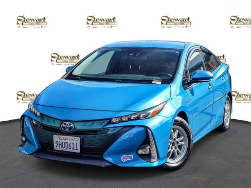 Used 2018 Toyota Prius Prime Advanced w/ Carpet Mat Package FWD image 1
