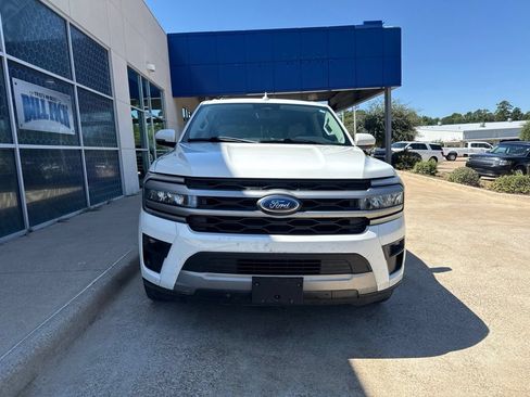Used 2022 Ford Expedition XLT RWD image 3