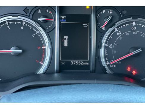 Used 2021 Toyota 4Runner Venture AWD/4WD image 31