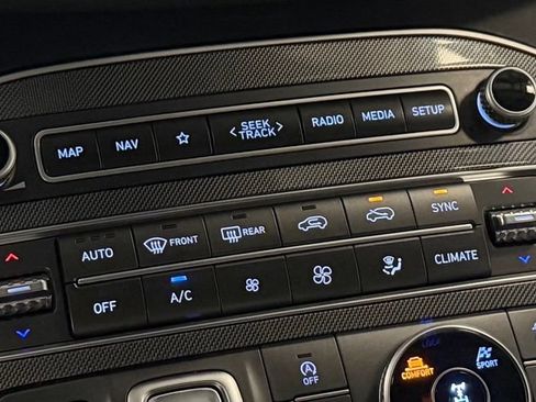 Certified 2023 Hyundai Santa Fe Limited AWD/4WD image 21