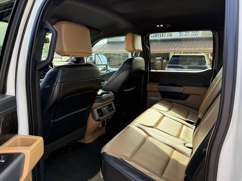 Used 2023 Ford F250 Lariat w/ FX4 Off-Road Package image 15