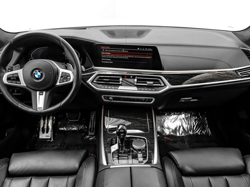 Used 2022 BMW X7 xDrive40i w/ M Sport Package AWD/4WD image 10