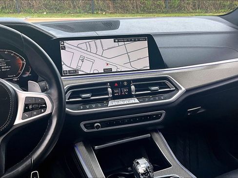 Used 2021 BMW X5 xDrive40i w/ M Sport Package image 8