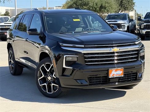 New 2026 Chevrolet Traverse High Country image 2