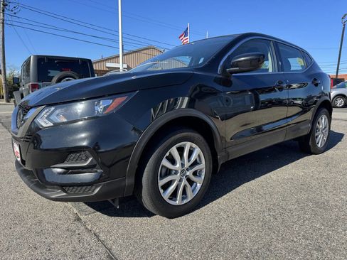 Used 2020 Nissan Rogue Sport S w/ Appearance Package AWD/4WD image 3