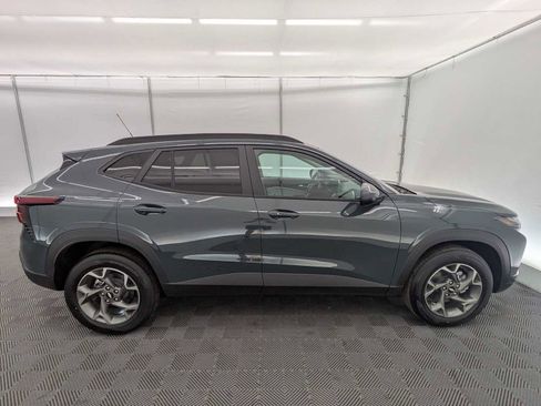 New 2026 Chevrolet Trax LT w/ Driver Confidence Package FWD image 7