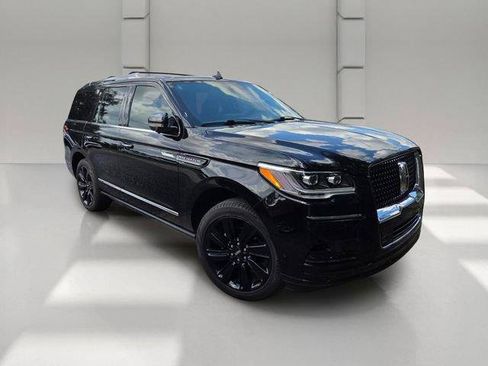 Used 2022 Lincoln Navigator Reserve RWD image 2