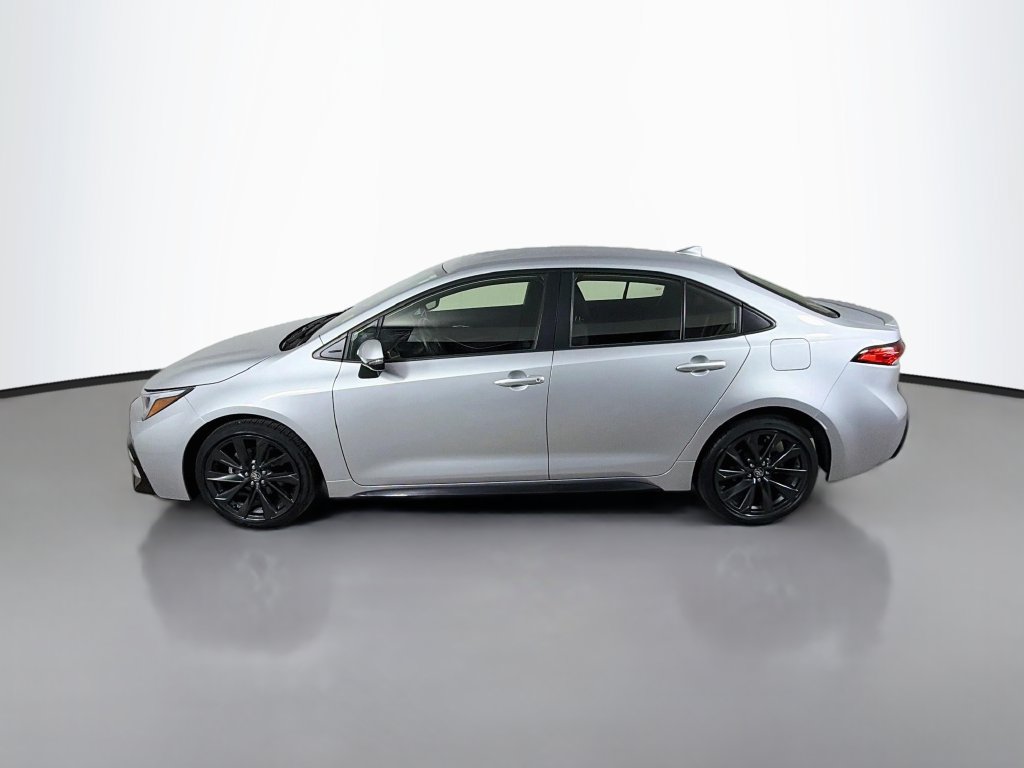 Used 2023 Toyota Corolla SE w/ Carpet Mat Package (TMS) FWD image 9