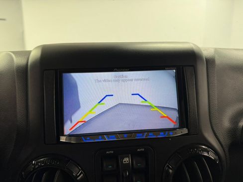 Used 2015 Jeep Wrangler Unlimited Sahara AWD/4WD image 54
